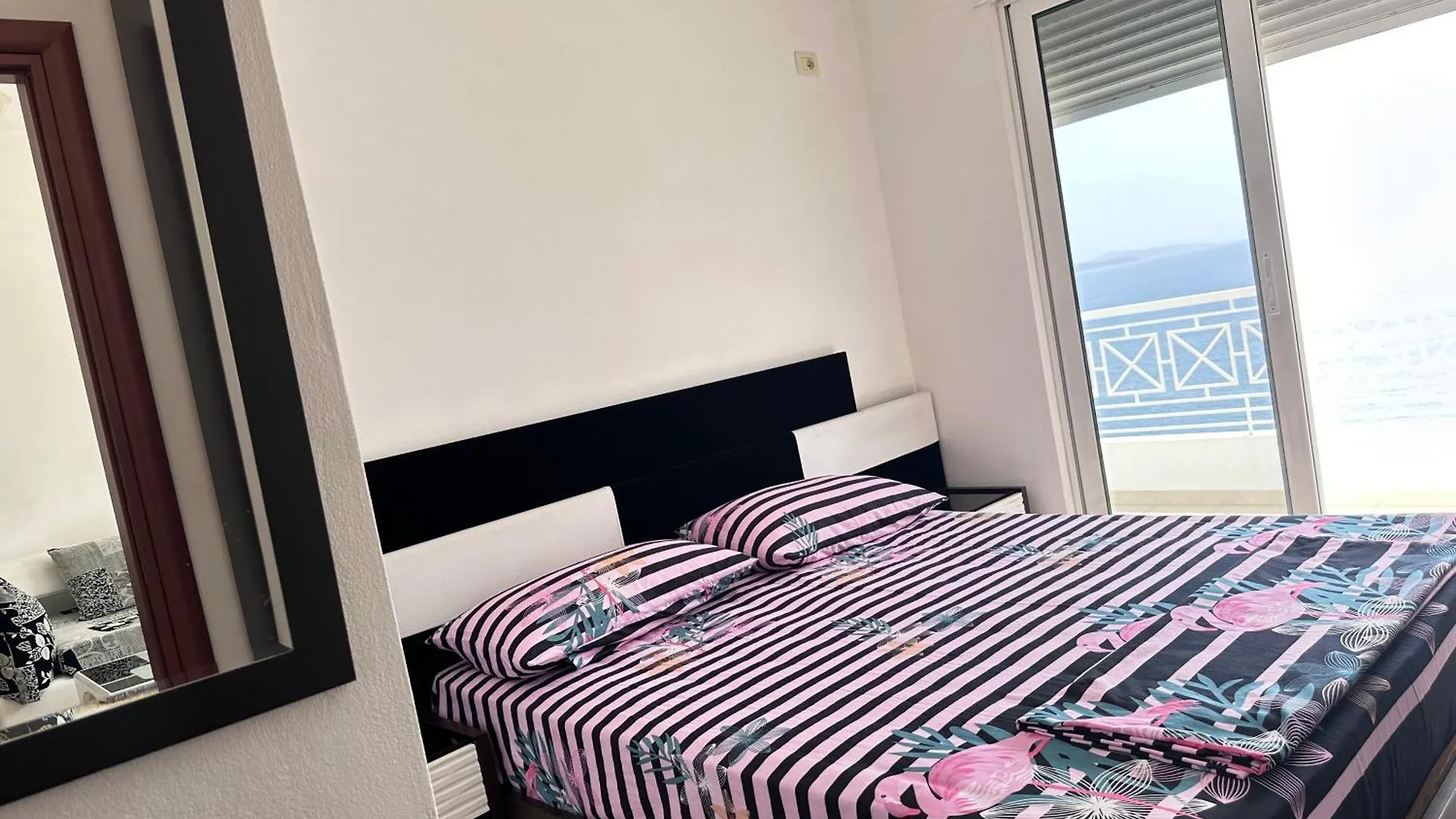 Tini Sea View Apartment Sarande