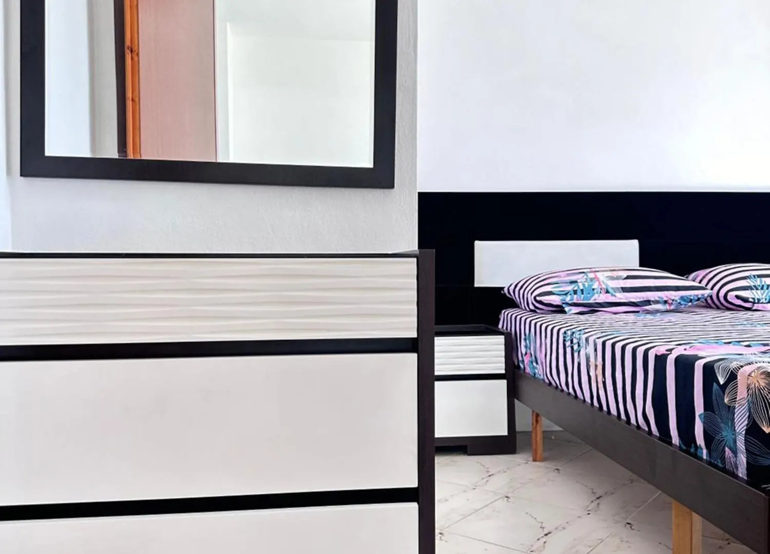 Tini Sea View Apartment Sarande Albania