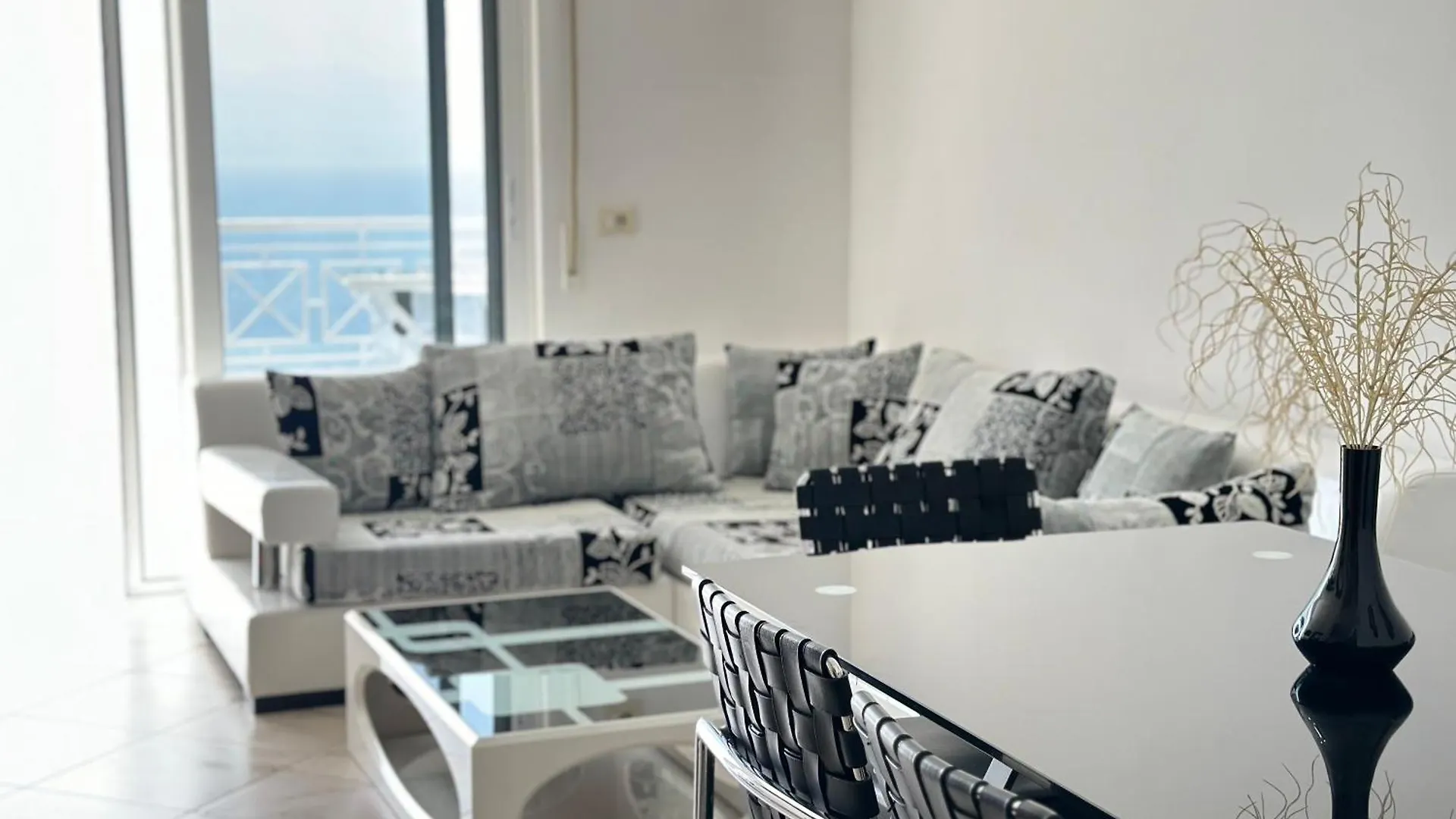Tini Sea View Apartment Sarande Albania