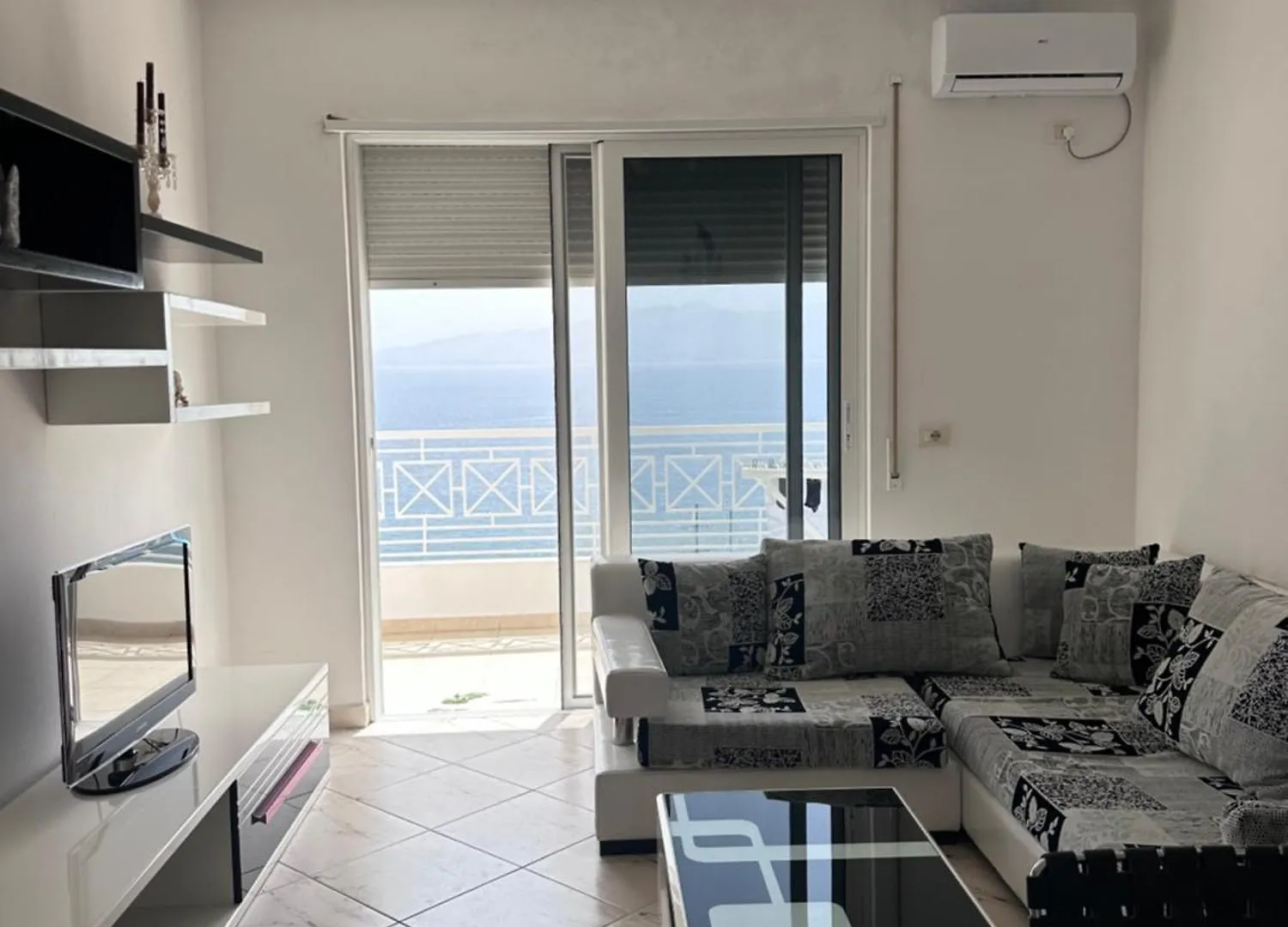 Tini Sea View Apartment Sarande Albania
