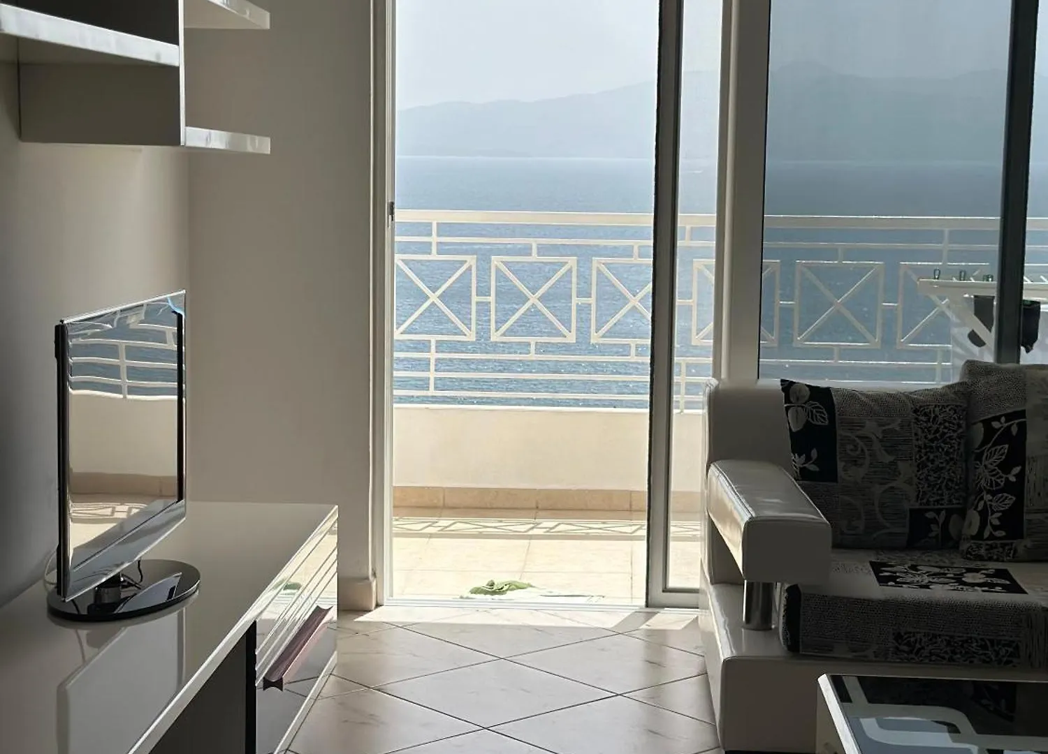 Tini Sea View Apartment Sarande