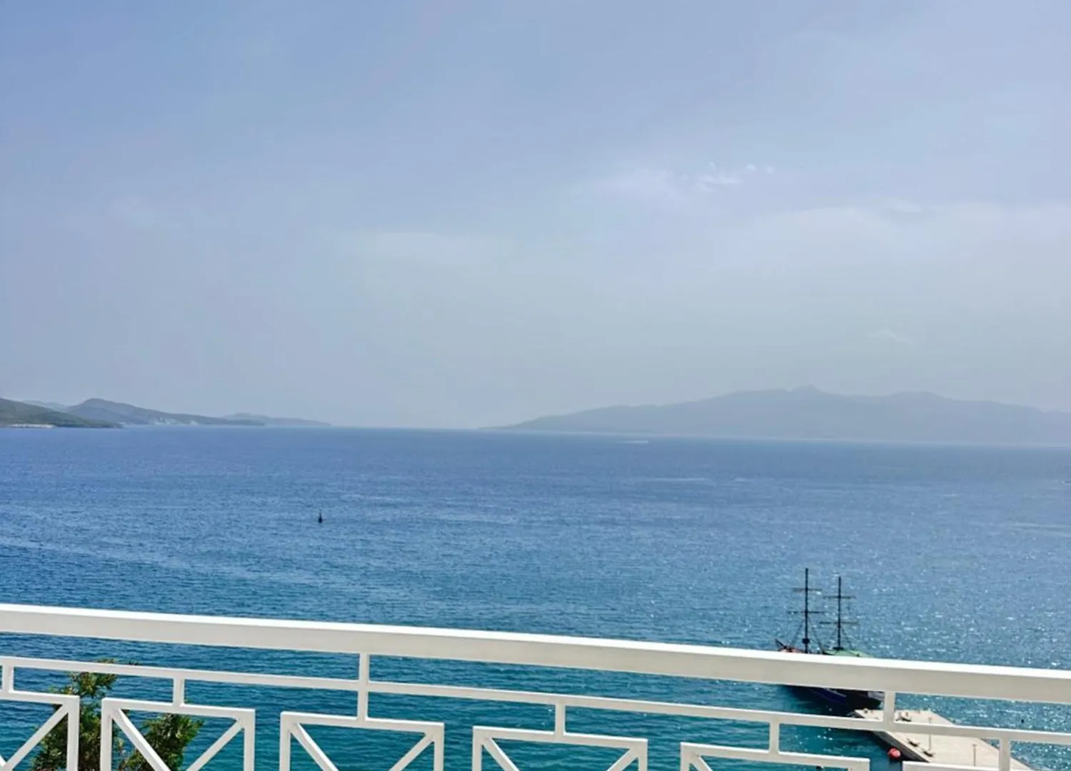 Tini Sea View Apartment Sarande
