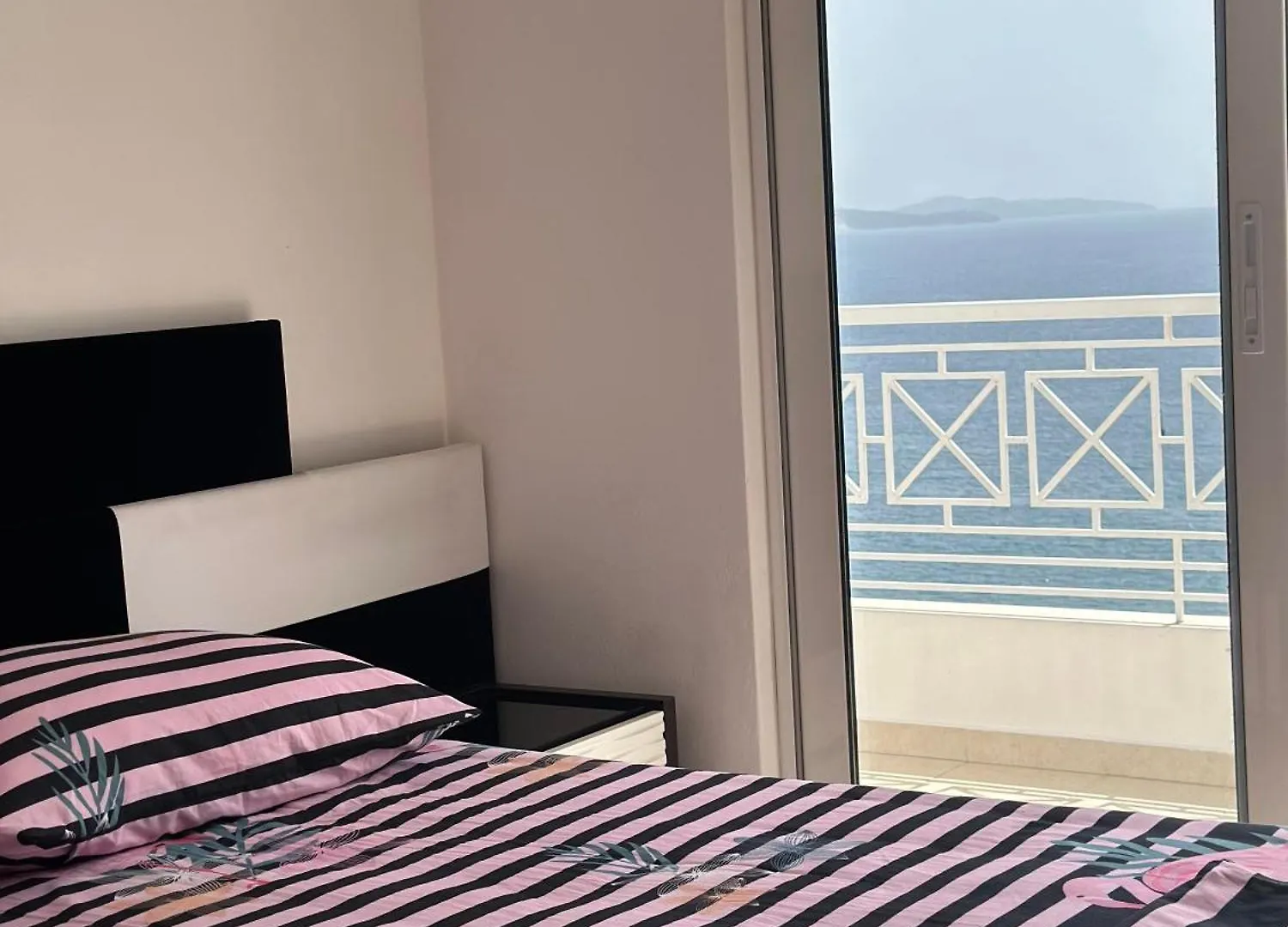 Tini Sea View Apartment Sarande 0*,